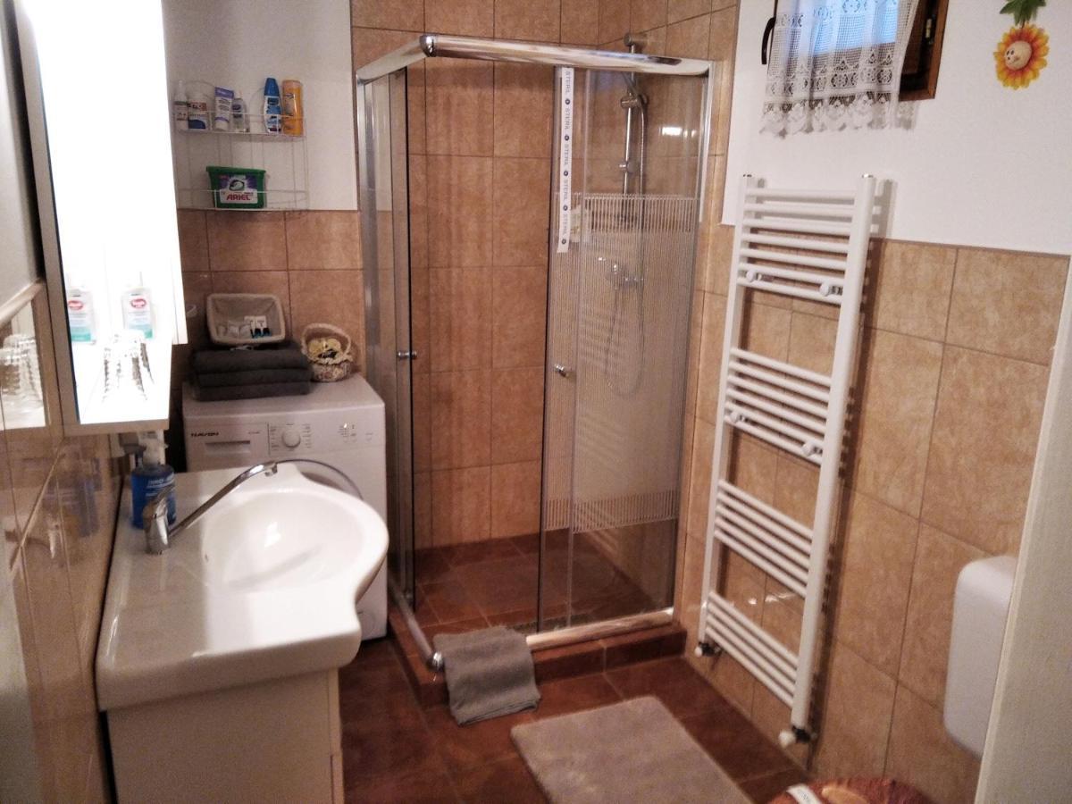 Moezsi Apartman Tolna Buitenkant foto