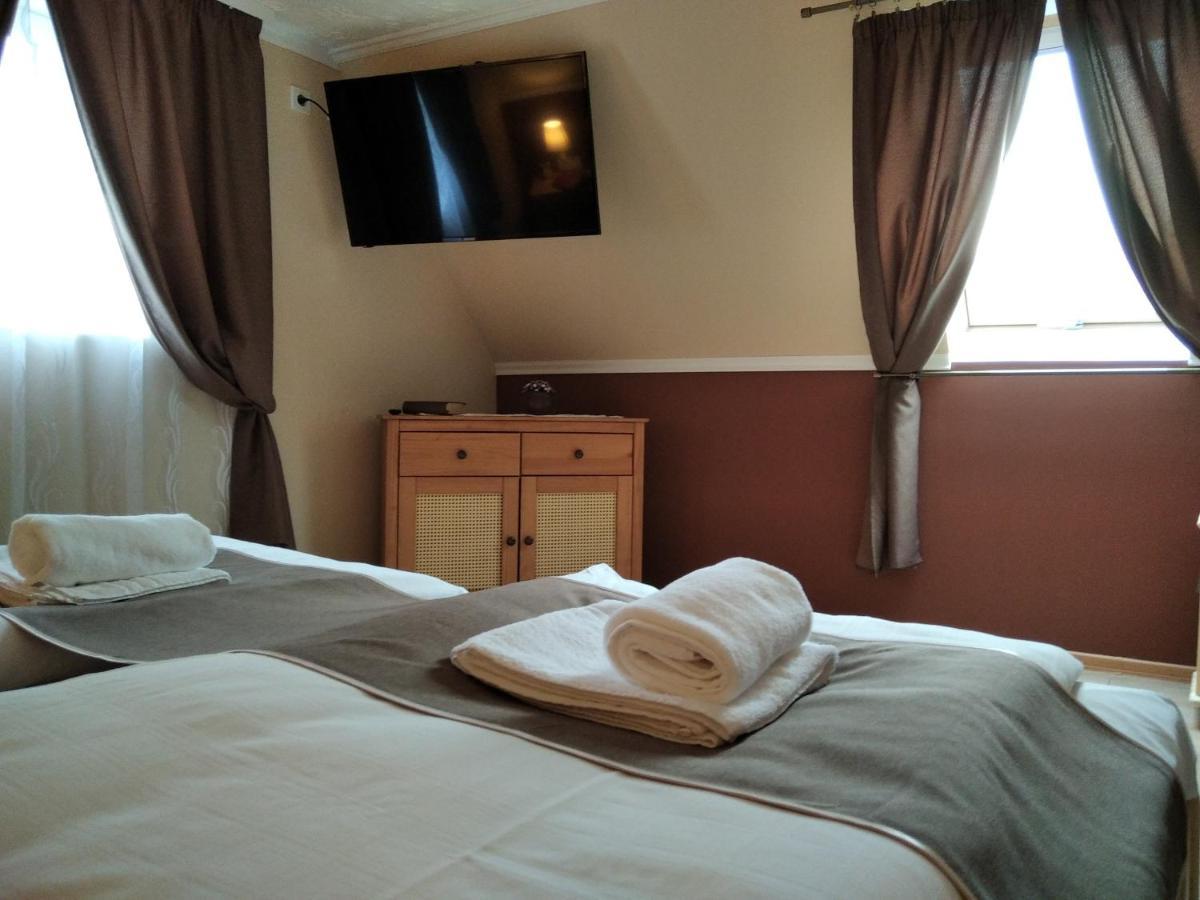 Moezsi Apartman Tolna Buitenkant foto