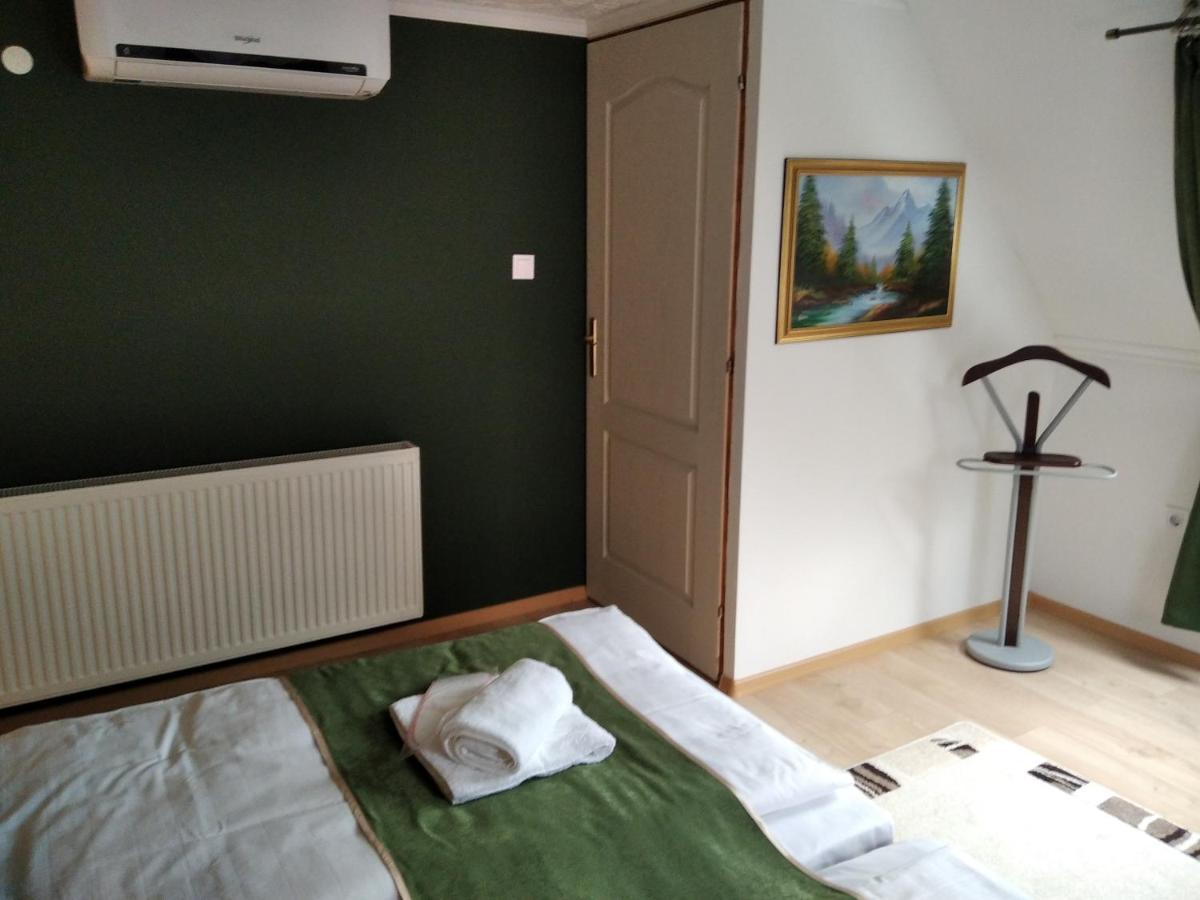 Moezsi Apartman Tolna Buitenkant foto
