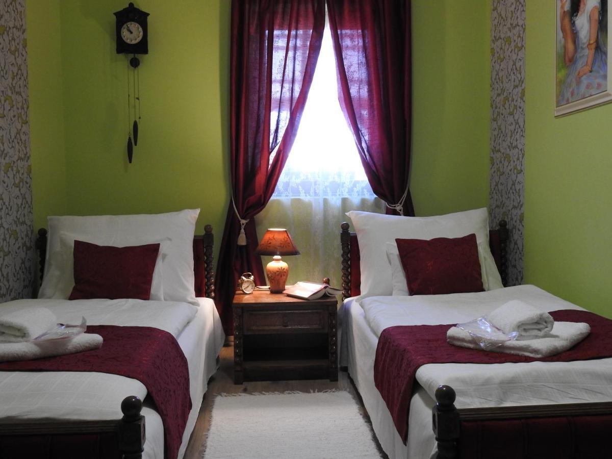 Moezsi Apartman Tolna Buitenkant foto